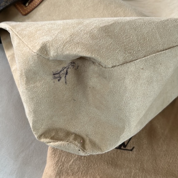 EUC LV Looping Bag with LV Dust Bag - Picture 14 of 14